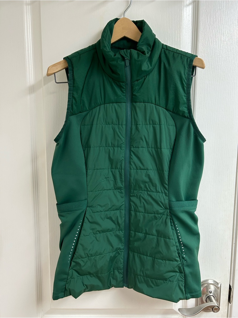 Lululemon Down For It All Vest Size 8 Womens Everglade Green